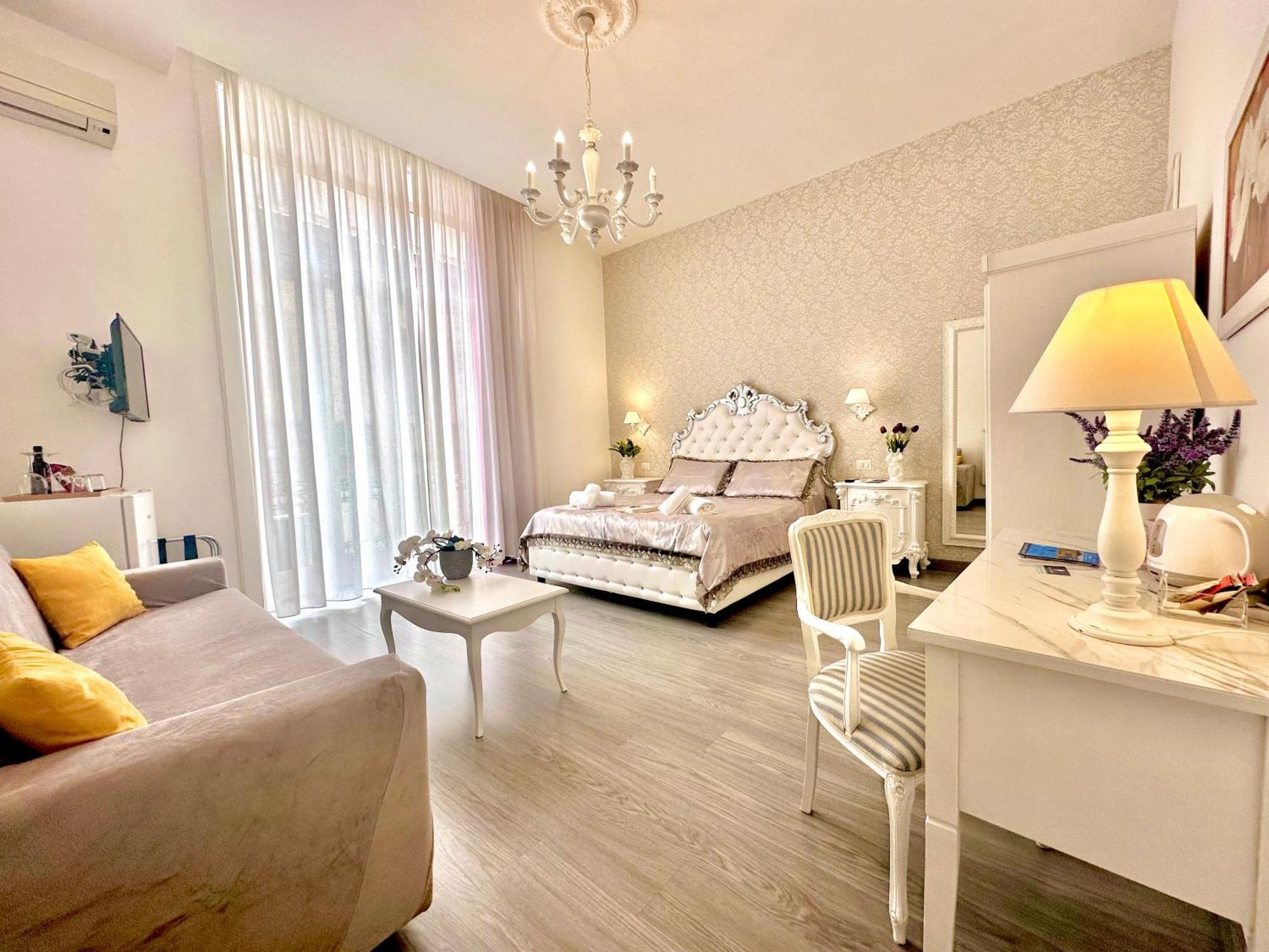 Palazzo Chiatamone Hotel เนเปิลส์ ภายนอก รูปภาพ