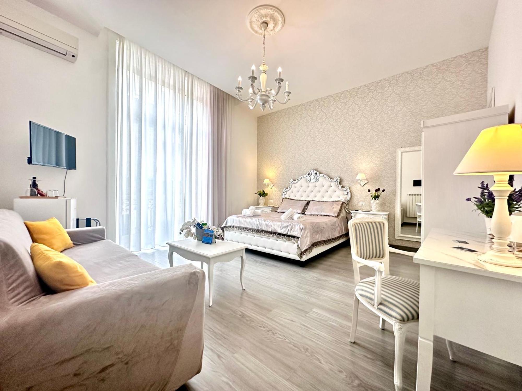 Palazzo Chiatamone Hotel เนเปิลส์ ภายนอก รูปภาพ