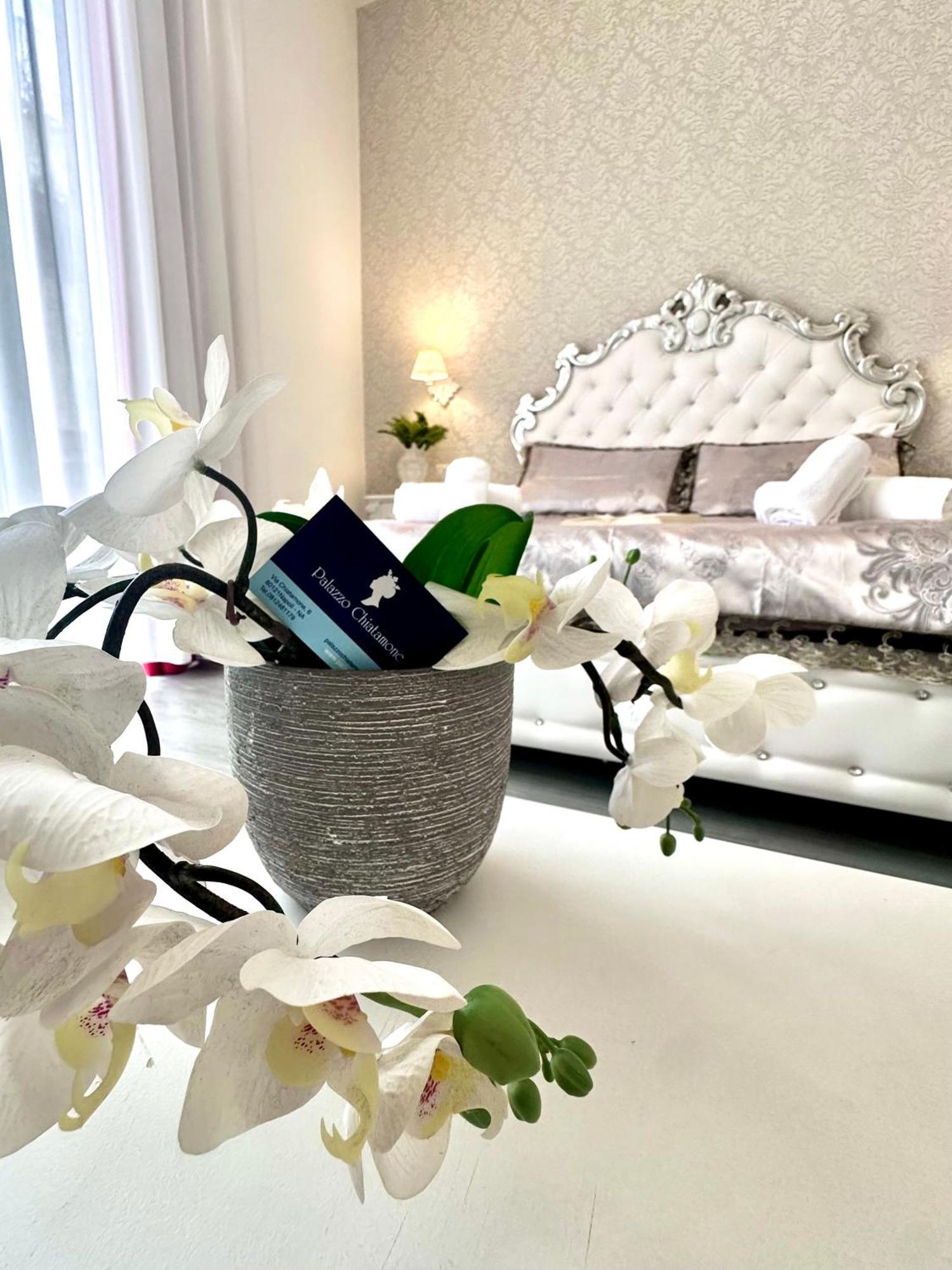 Palazzo Chiatamone Hotel เนเปิลส์ ภายนอก รูปภาพ