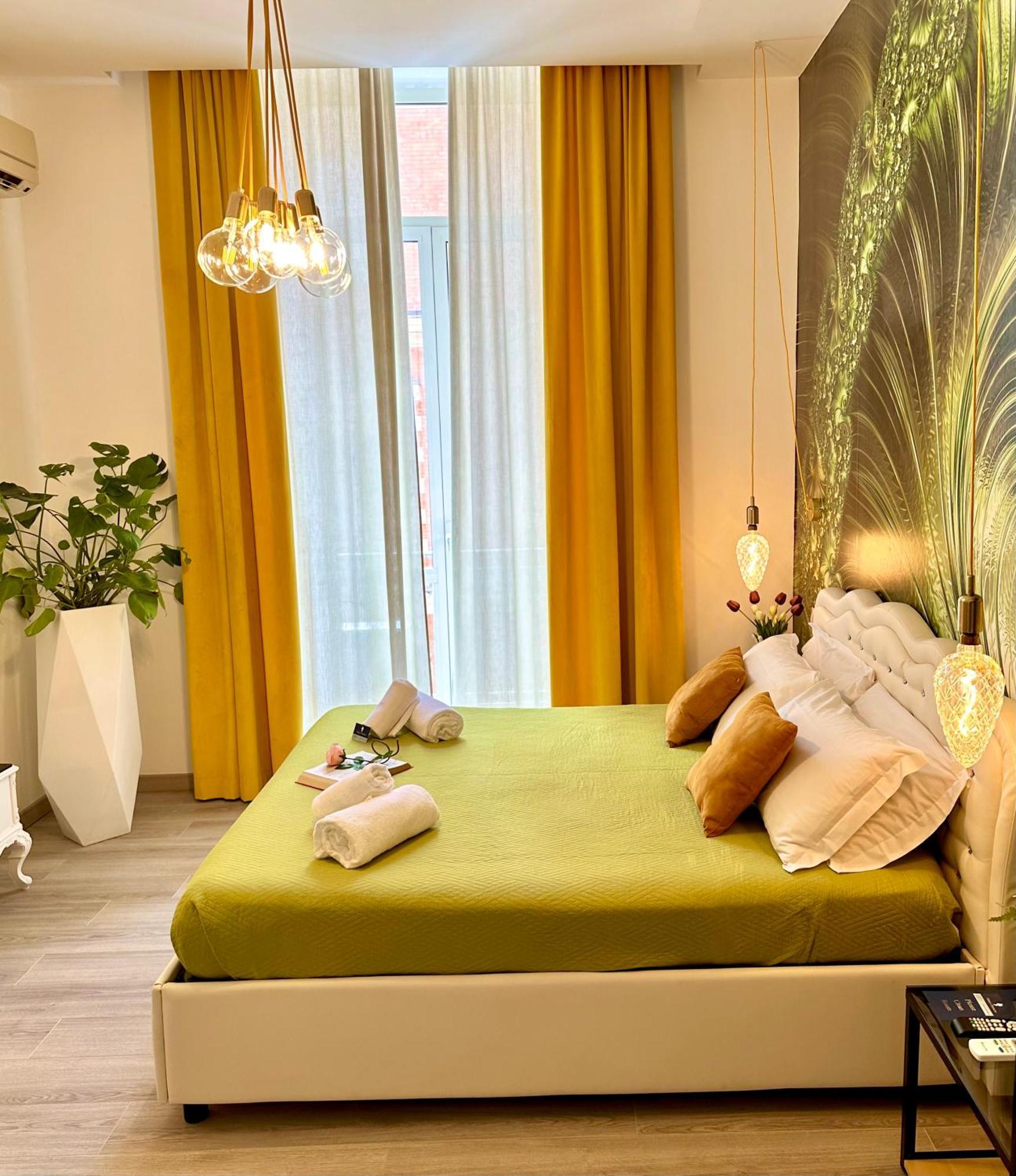Palazzo Chiatamone Hotel เนเปิลส์ ภายนอก รูปภาพ