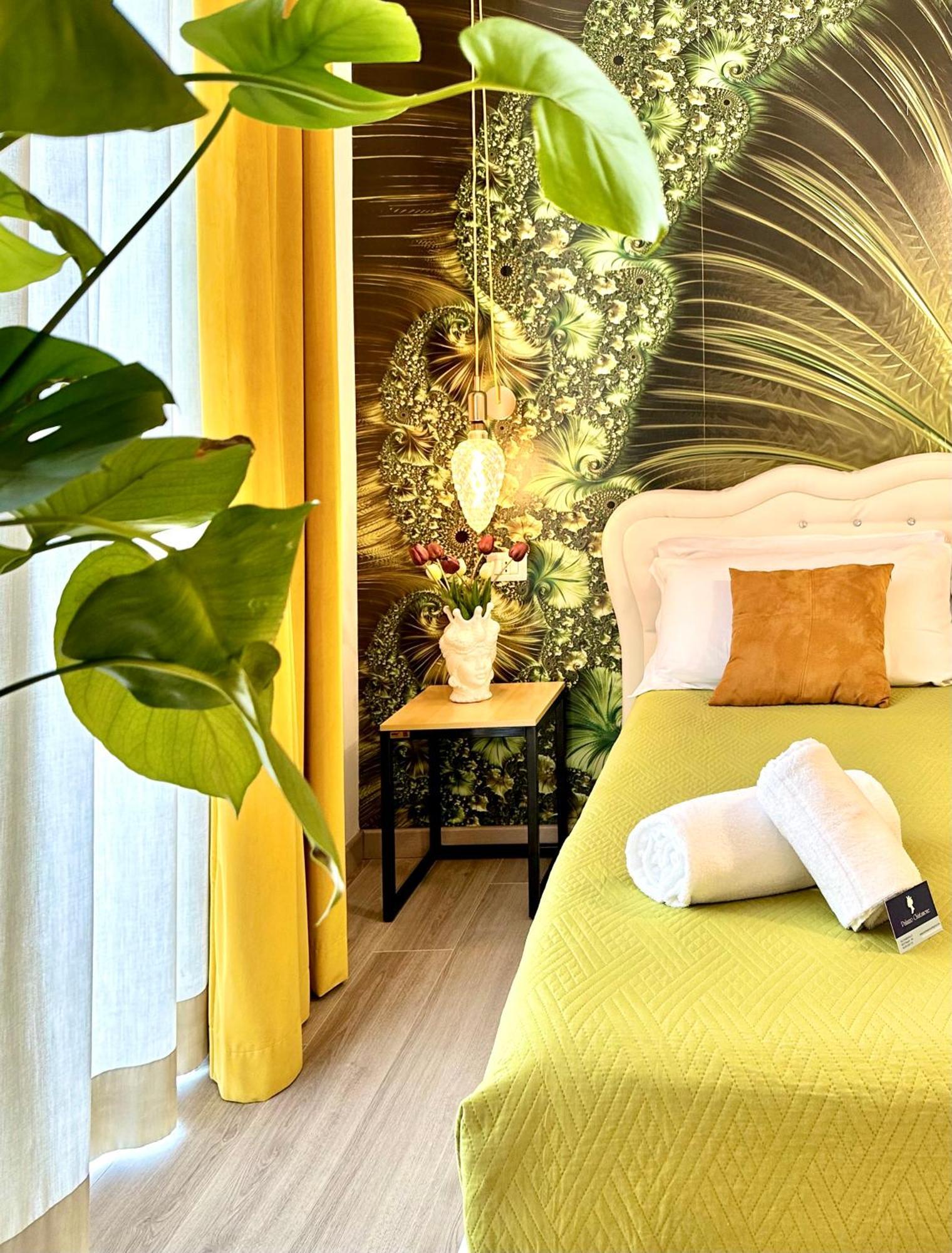 Palazzo Chiatamone Hotel เนเปิลส์ ภายนอก รูปภาพ