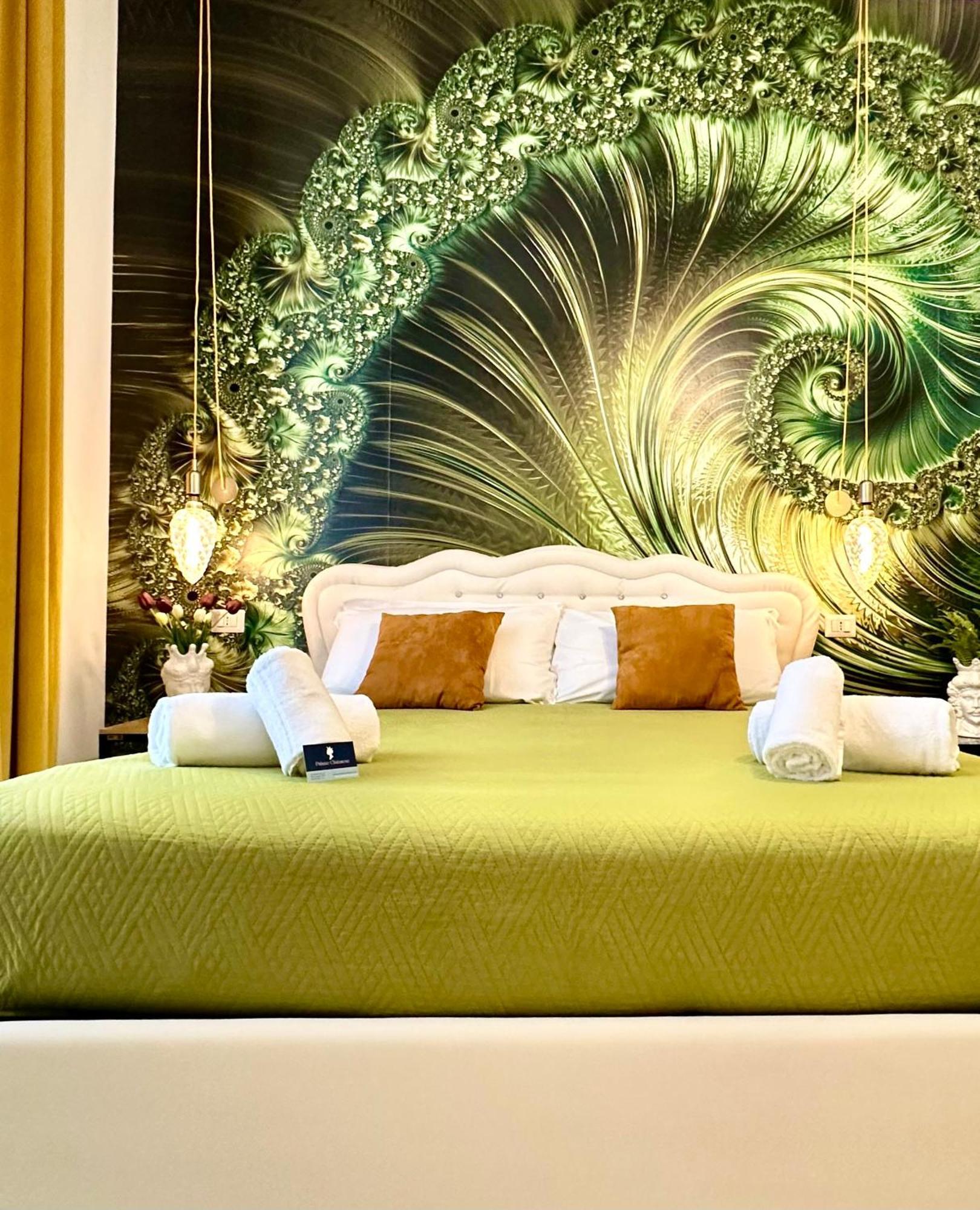 Palazzo Chiatamone Hotel เนเปิลส์ ภายนอก รูปภาพ